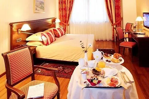 Lägenhetshotell Calissano 4*